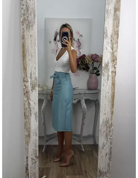 Falda polipiel celeste