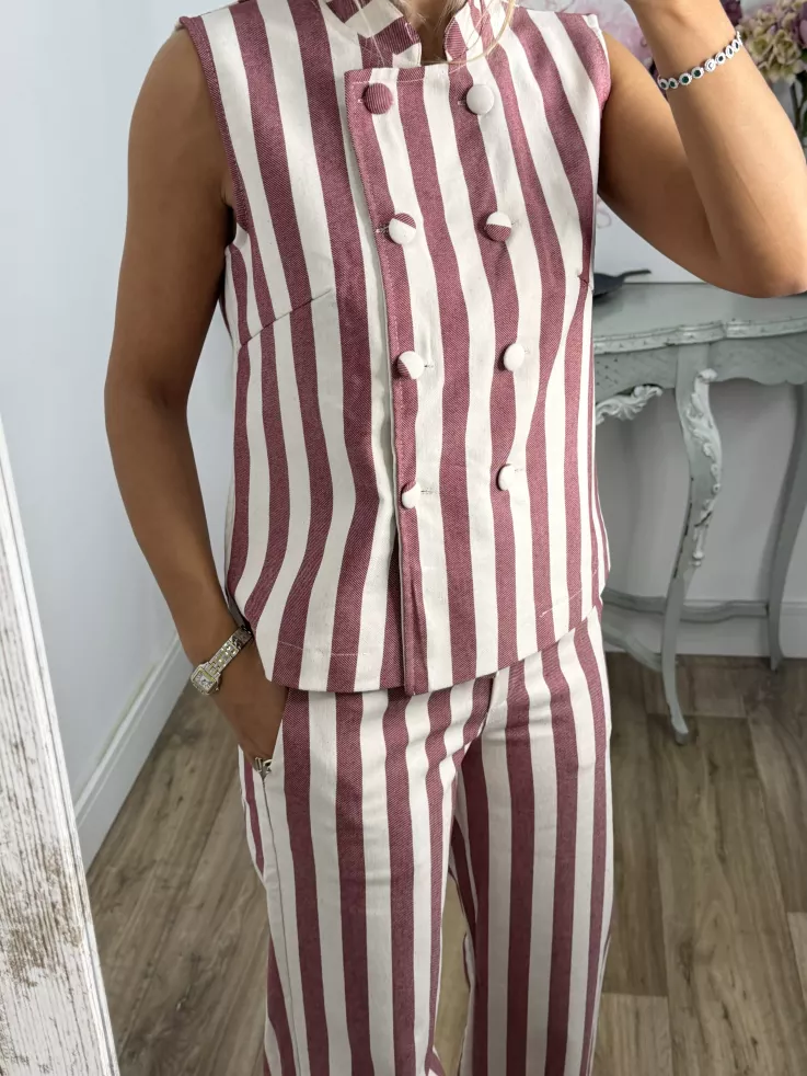 Conjunto Karen de rayas rojo y blanco