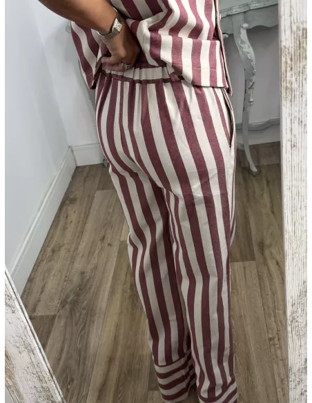 Conjunto Karen de rayas rojo y blanco