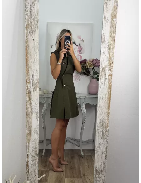 Vestido tipo gabardina verde
