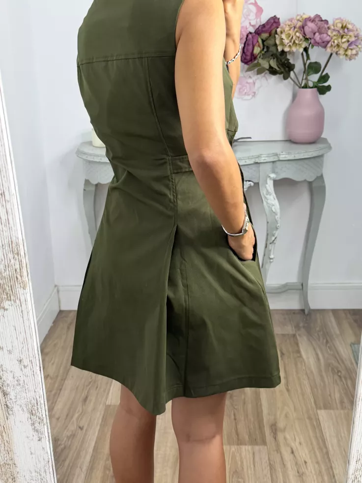 Vestido tipo gabardina verde