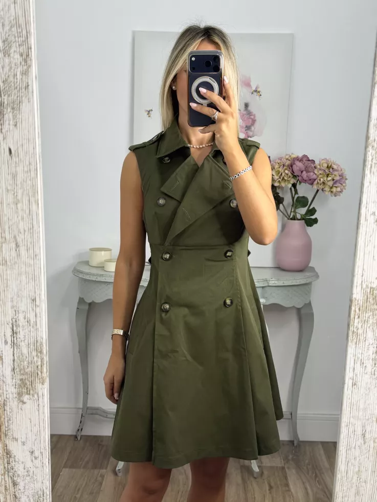 Vestido tipo gabardina verde