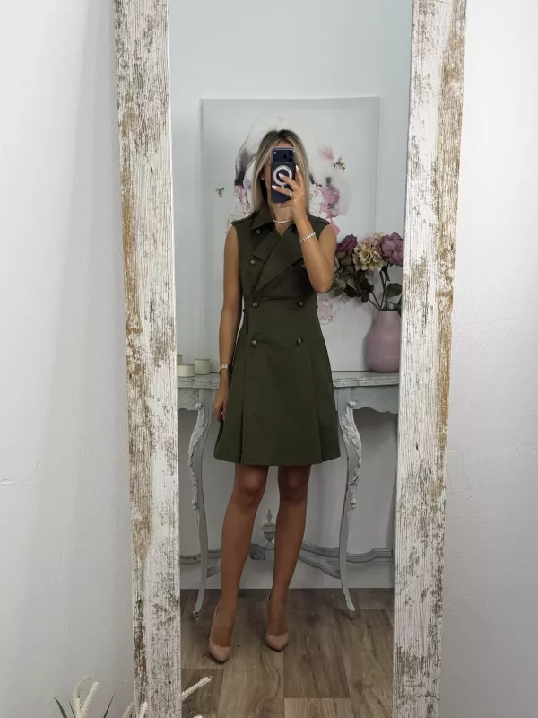 Vestido tipo gabardina verde