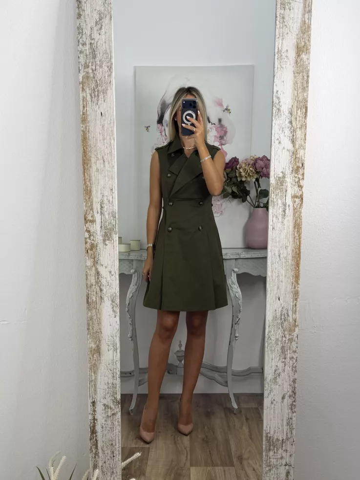 Vestido tipo gabardina verde