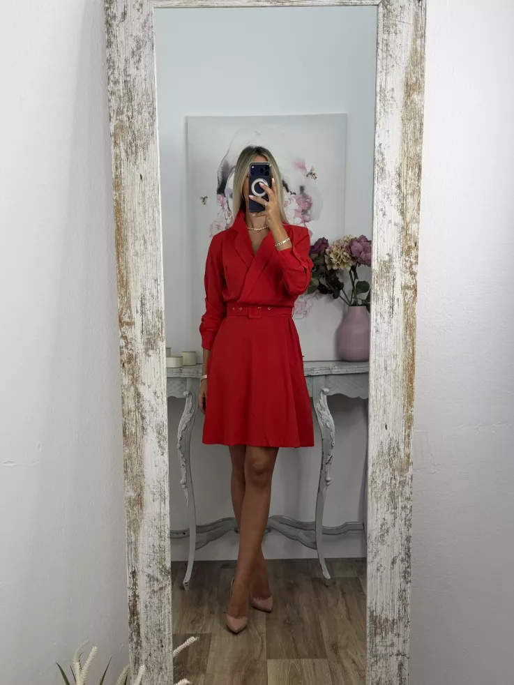 Vestido Aurora rojo con cinturón