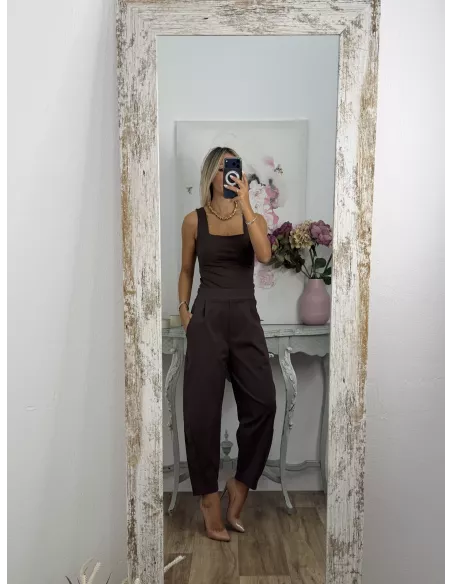 Camiseta básica licra choco escote cuadro