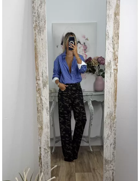 Camisa de rayas con puño ancho blanco