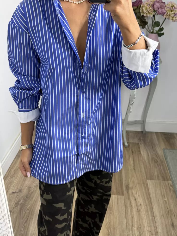 Camisa de rayas con puño ancho blanco