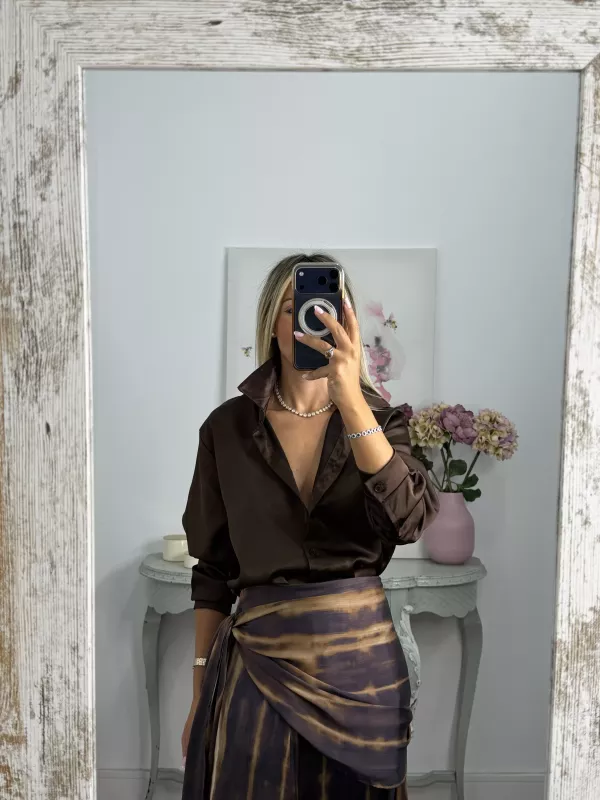 Camisa Kamelia satinada choco