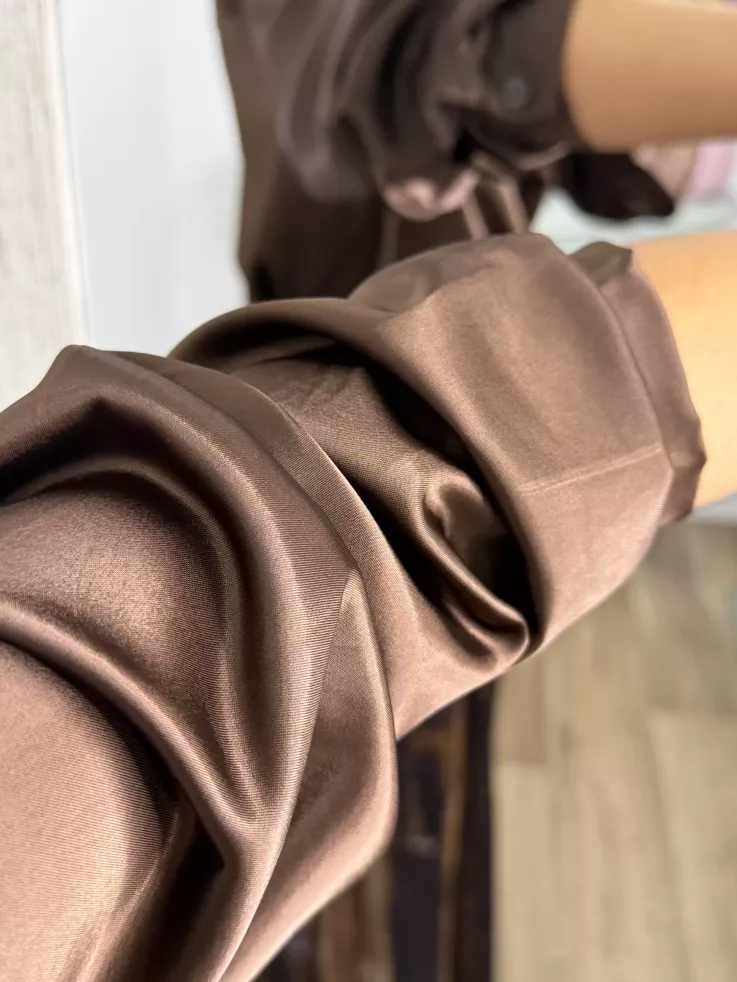 Camisa Kamelia satinada choco