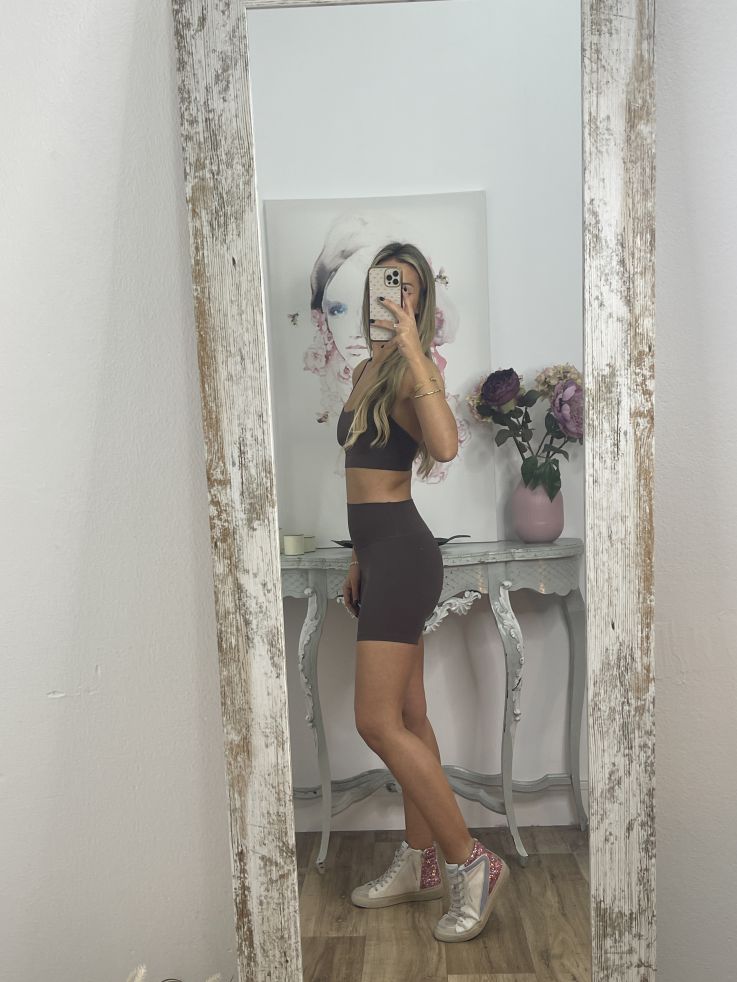 Leggins corto marrón tiro alto liso