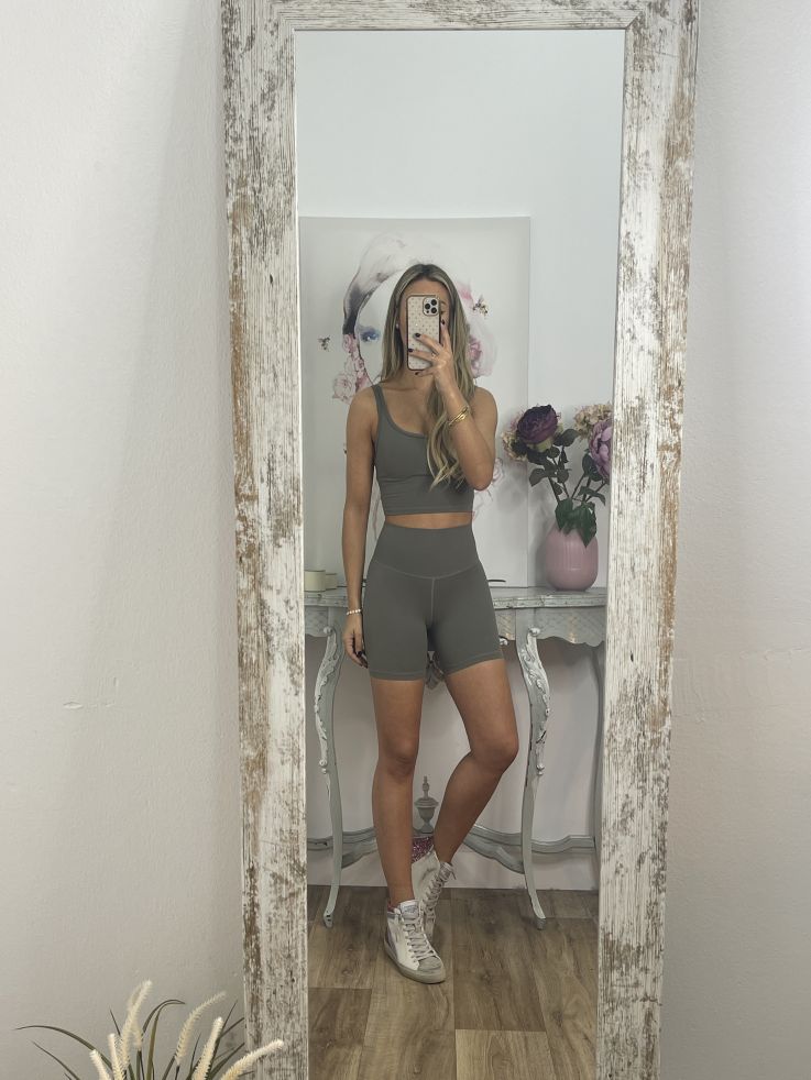 Leggins corto verde tiro alto liso