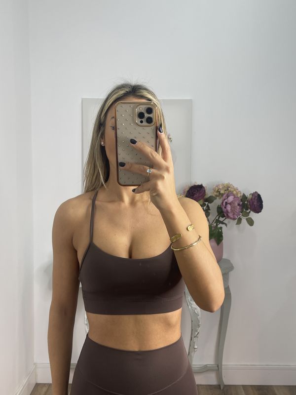 Top marrón deportivo corto