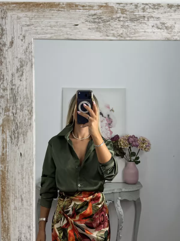 Camisa Kamelia satinada verde