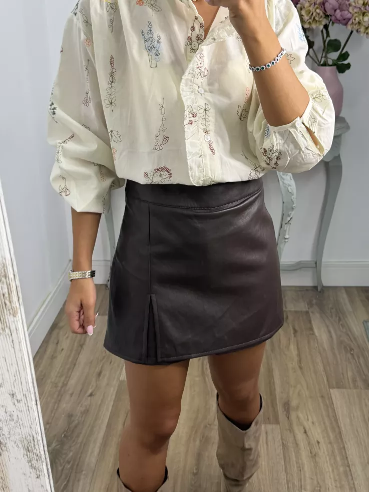Falda pantalón polipiel choco