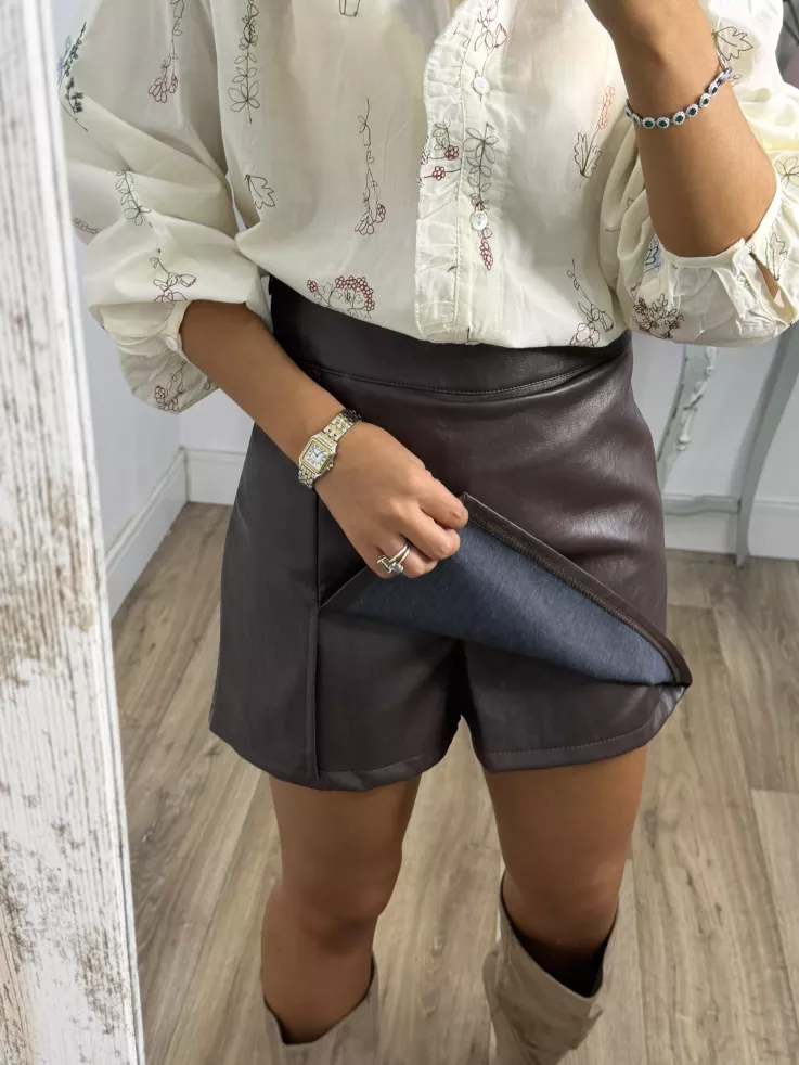 Falda pantalón polipiel choco