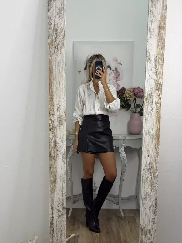Falda pantalón polipiel negra