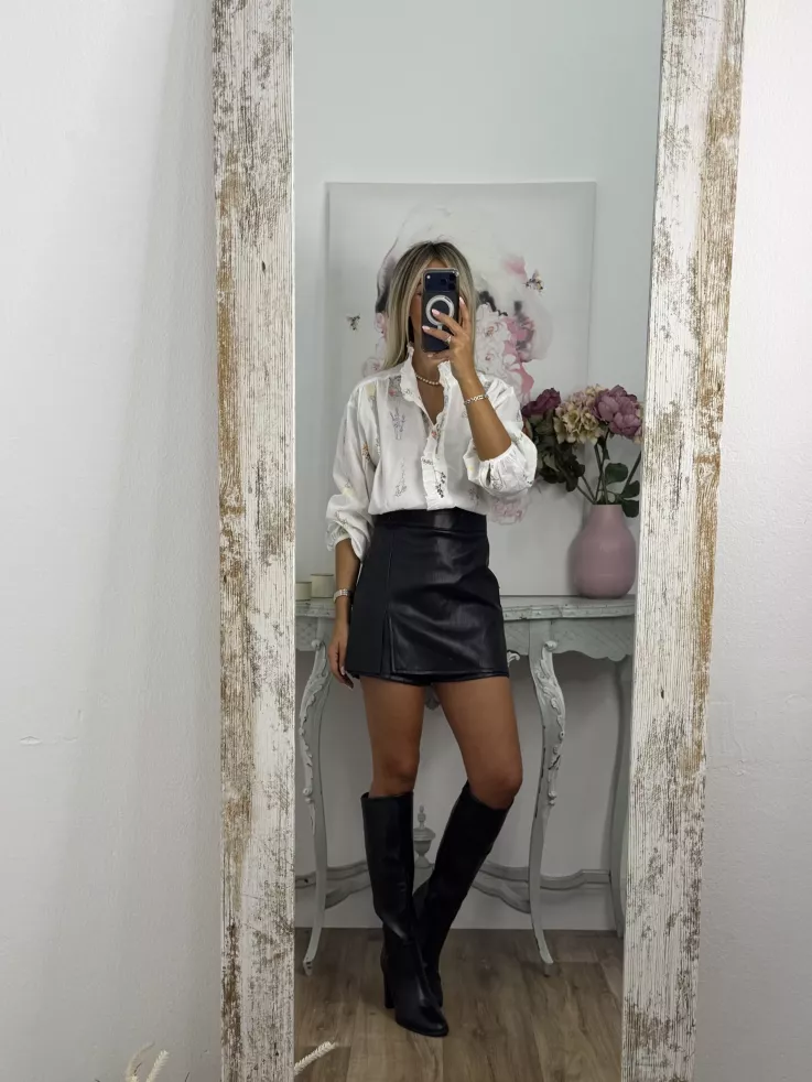 Falda pantalón polipiel negra