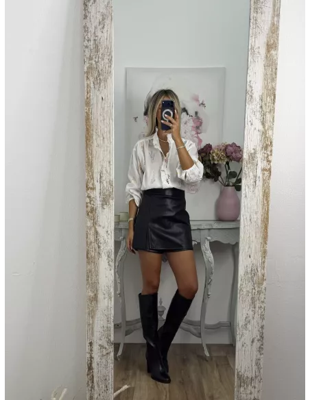 Falda pantalón polipiel negra