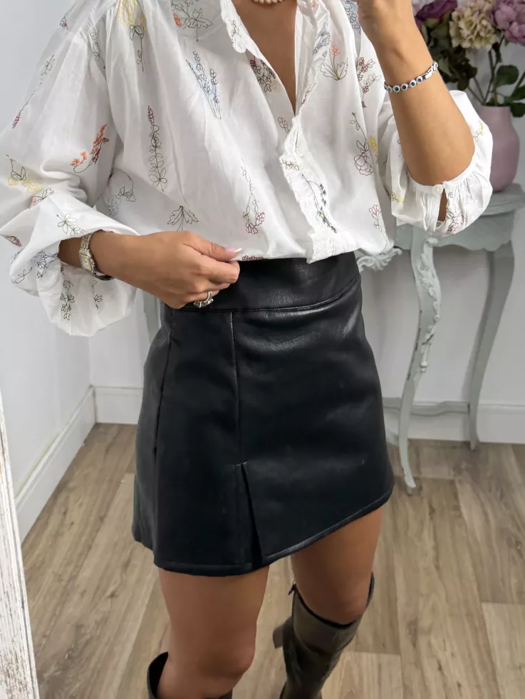 Falda pantalón polipiel negra