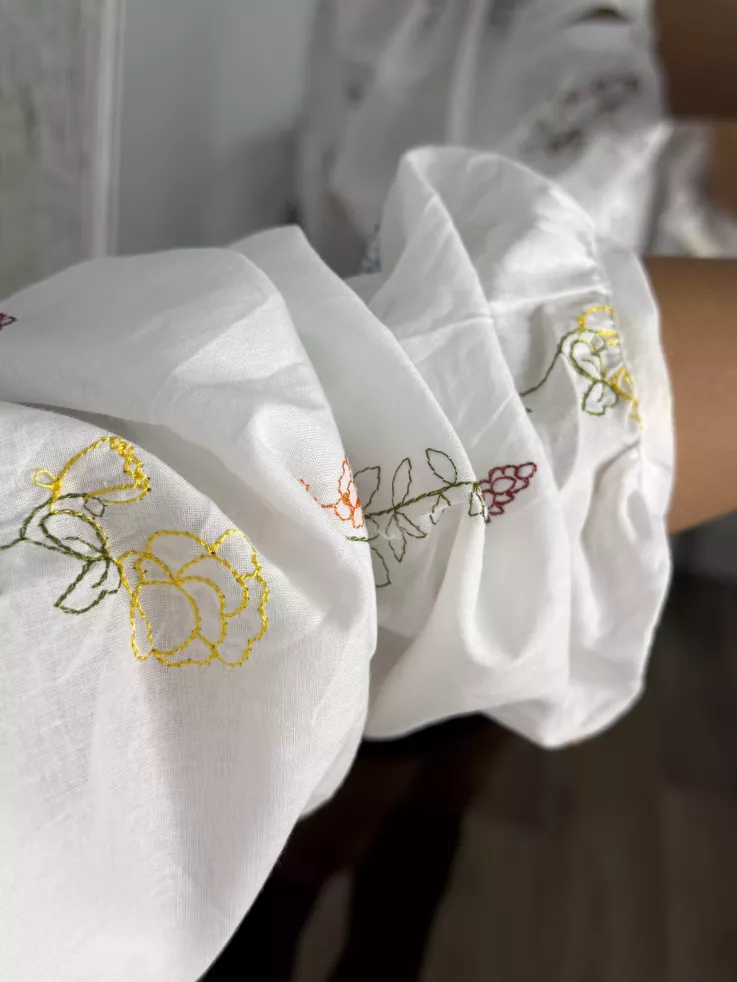 Camisa Aitana blanca bordada