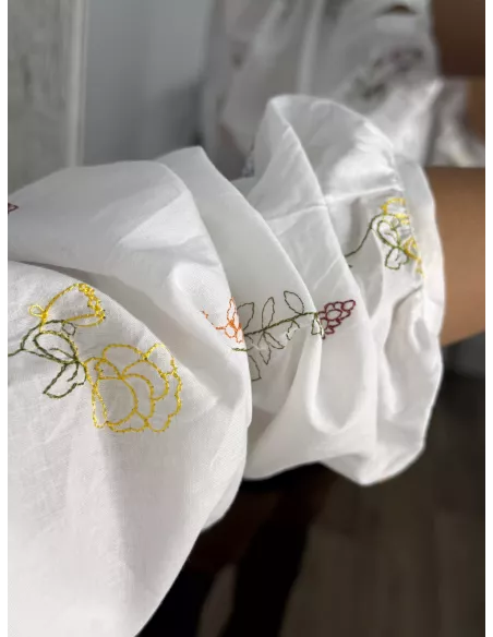 Camisa Aitana blanca bordada