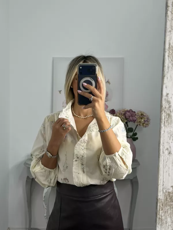 Camisa Aitana beige bordada