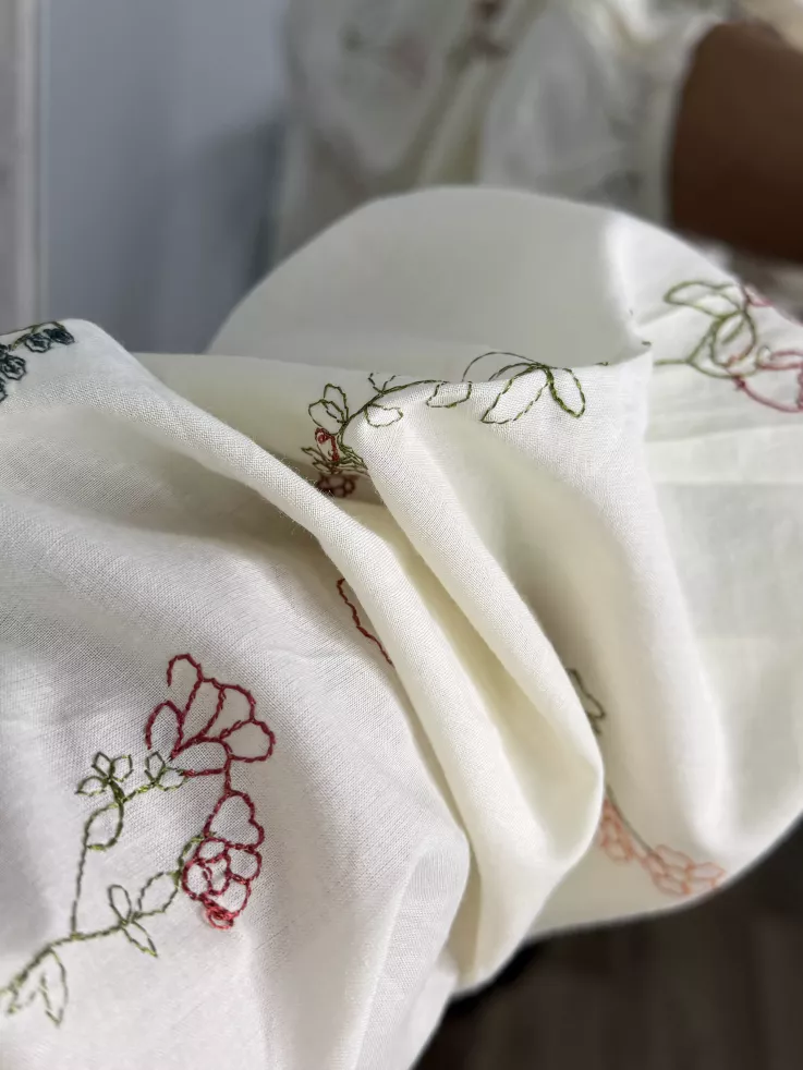Camisa Aitana beige bordada