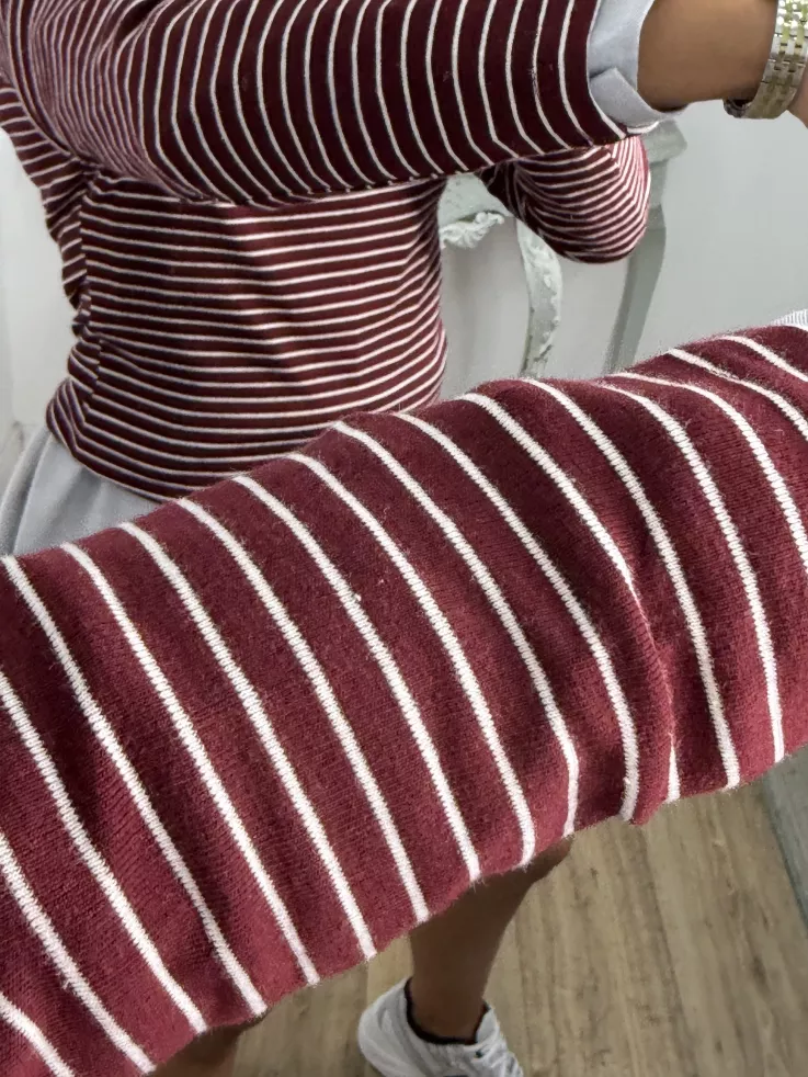 Camiseta rayas burdeos corazón
