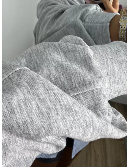 Sudadera corta gris con capucha