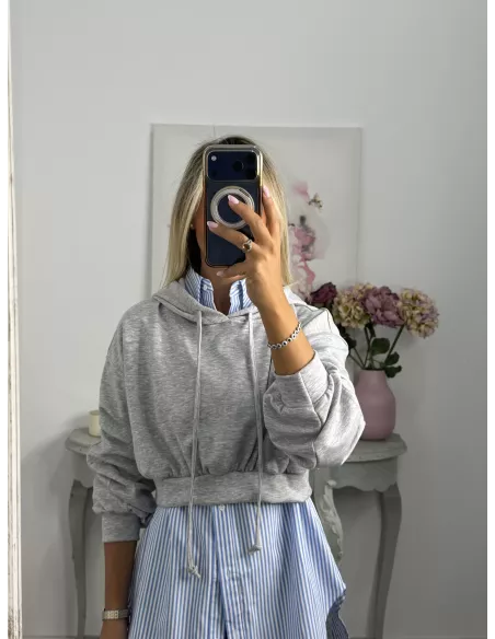 Sudadera corta gris con capucha