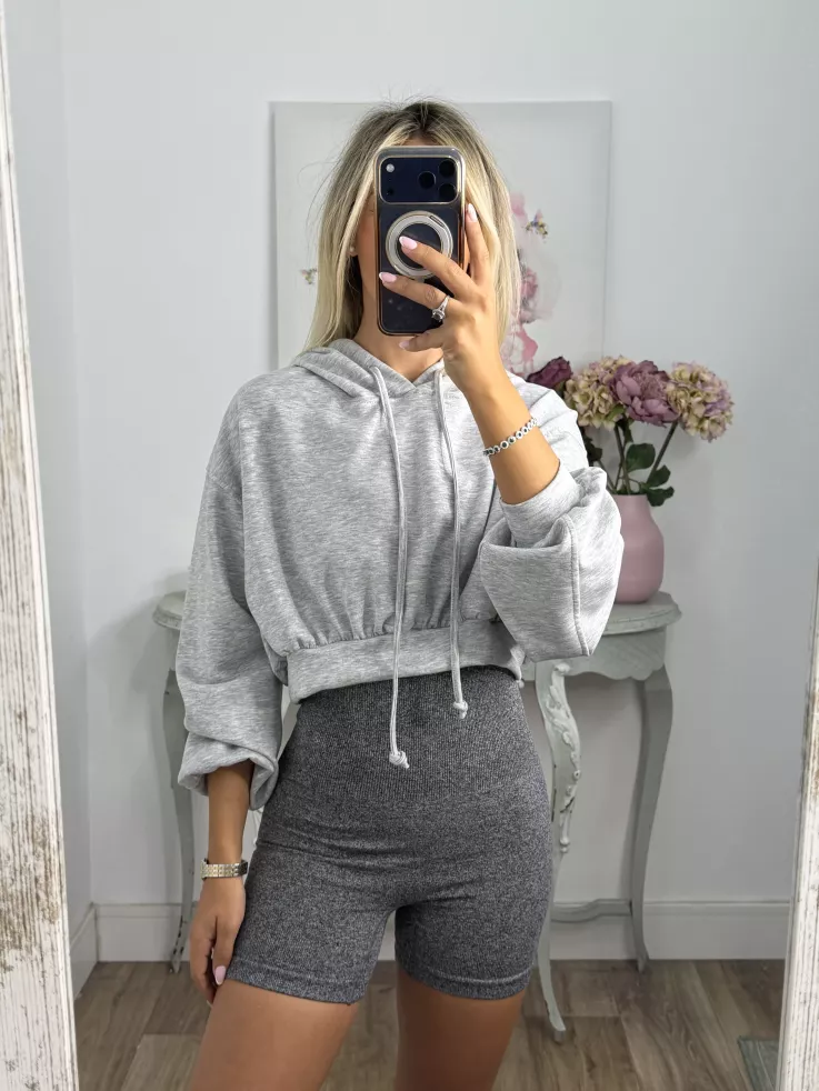 Sudadera corta gris con capucha
