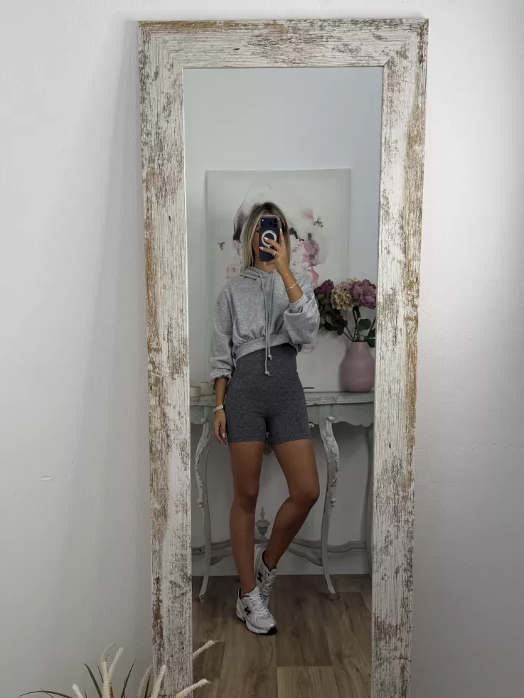 Sudadera corta gris con capucha