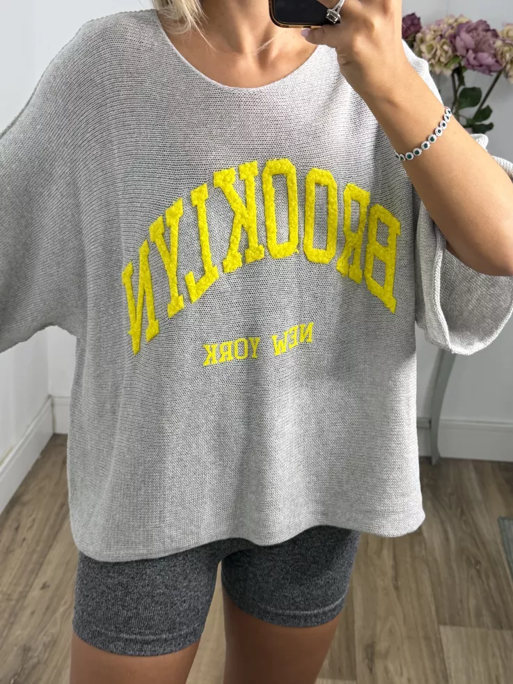 Jersey gris letras flúor amarillo