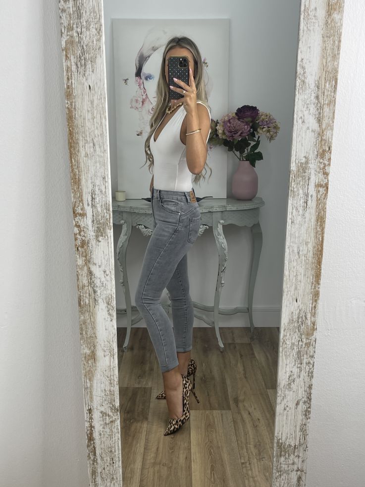 Jeans gris etiqueta roja
