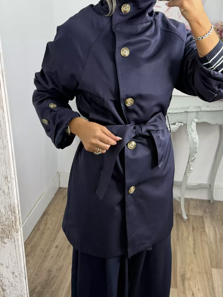 Gabardina cuello chimenea azul marino