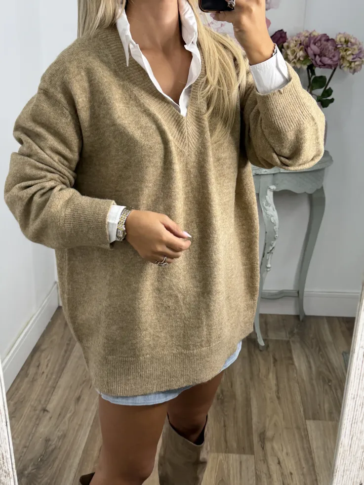 Jersey Laura cuello pico camel