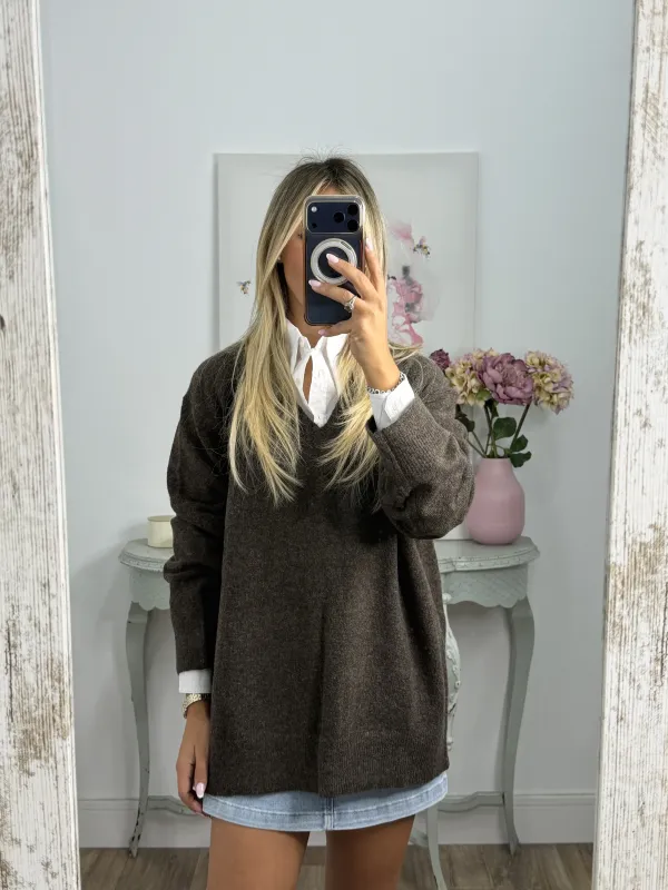 Jersey Laura cuello pico choco