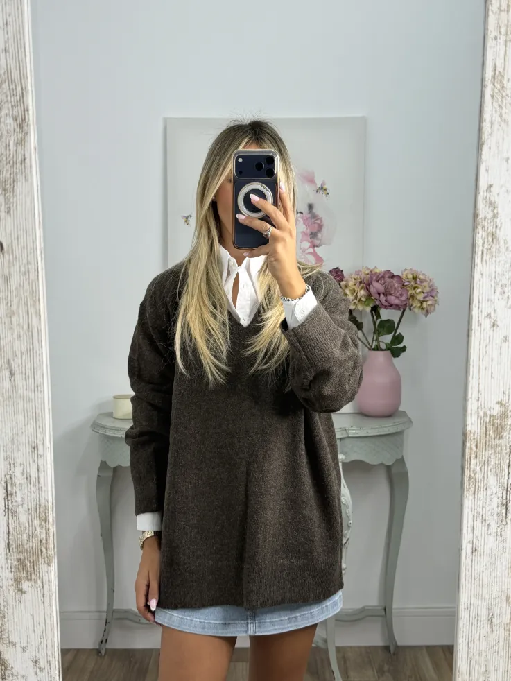 Jersey Laura cuello pico choco
