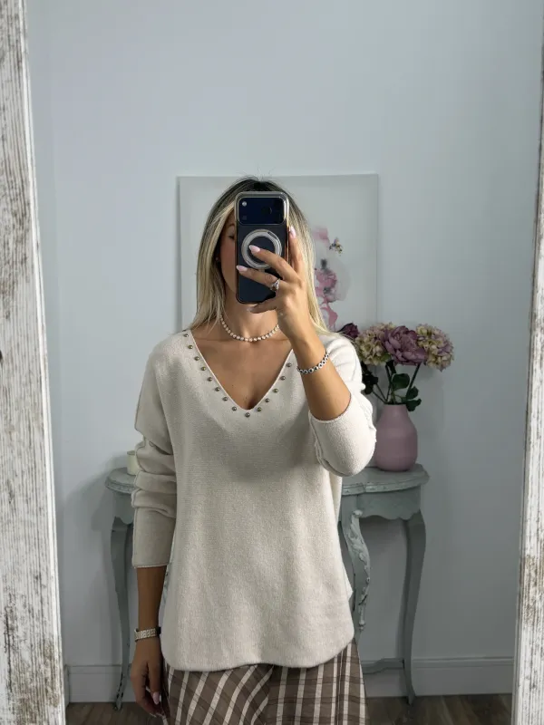 Jersey Selena beige con tachuelas
