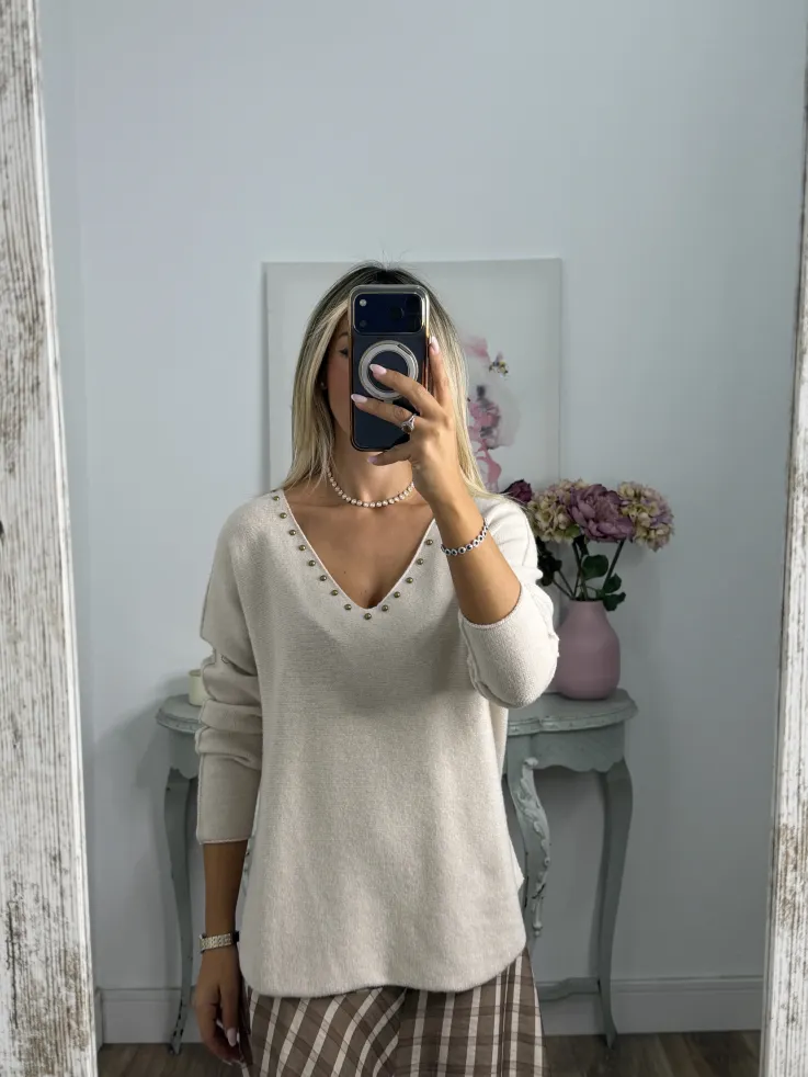 Jersey Selena beige con tachuelas