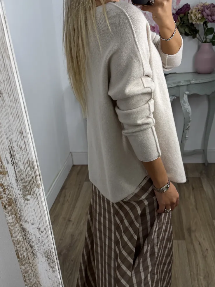 Jersey Selena beige con tachuelas