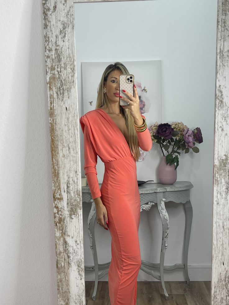 Vestido coral empolvado escote V