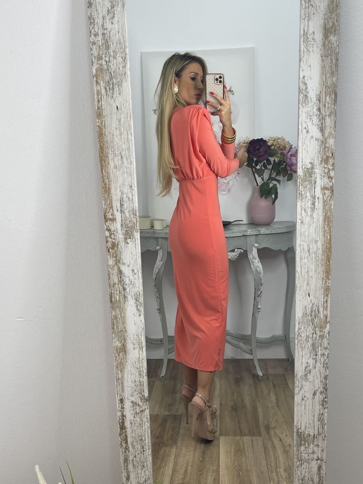 Vestido coral empolvado escote V