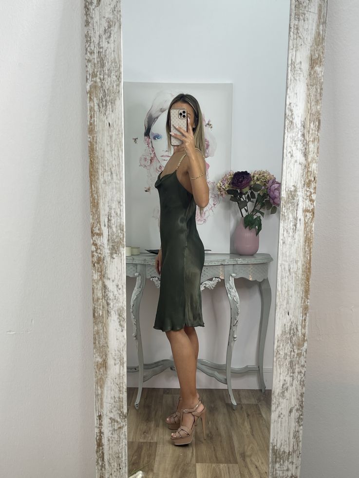 Vestido verde tiranta cadena