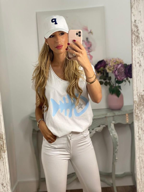 Gorra blanca con inicial