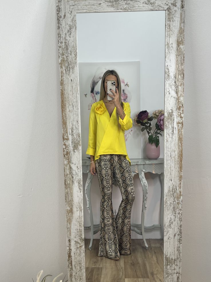 Camisa flor amarillo Camisa flor amarillo