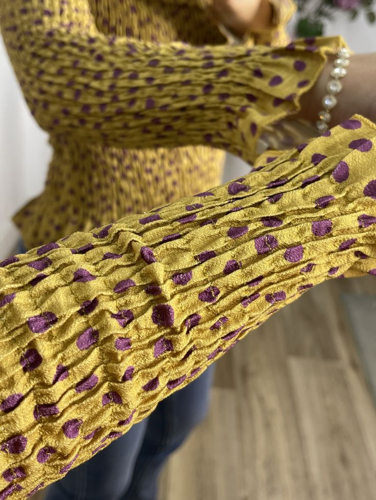 Top nido abeja mostaza estampado