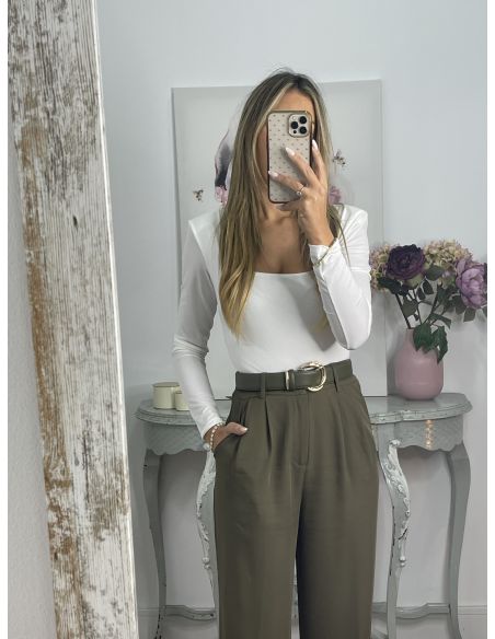 Cinturón verde hebilla dorada redonda