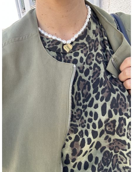 Colgante perlas con corazón dorado